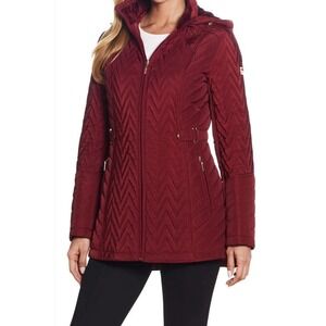 GALLERY Hooded Quilt Jacket In Merlot size small